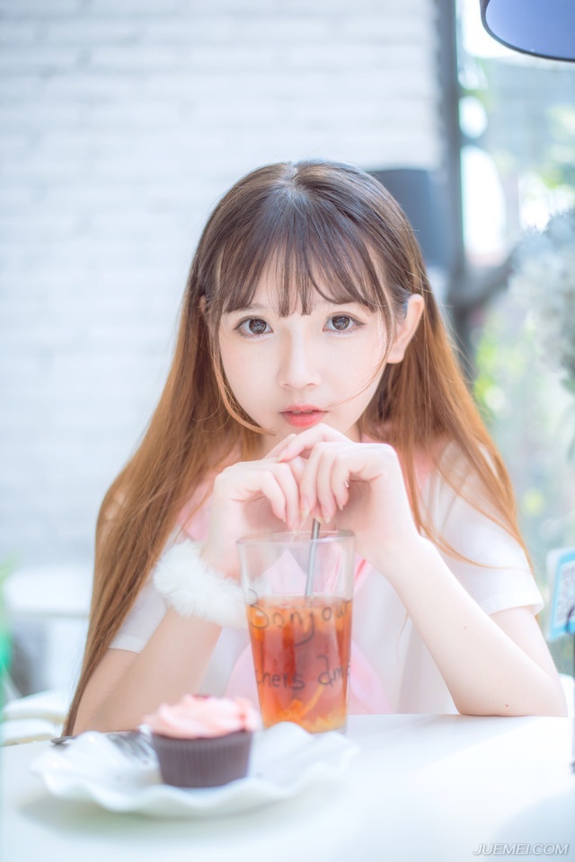 或许刘璝本事不及张任，但若论资历和战功可不比张任少，甚至论资历的话，比张任还高，但被排在张任之下，却从未有过半点怨言，这样一个人，绝对算得上忠臣了，此刻却直呼刘璋的名字，很显然，刘璝的立场此刻已经摆明了。